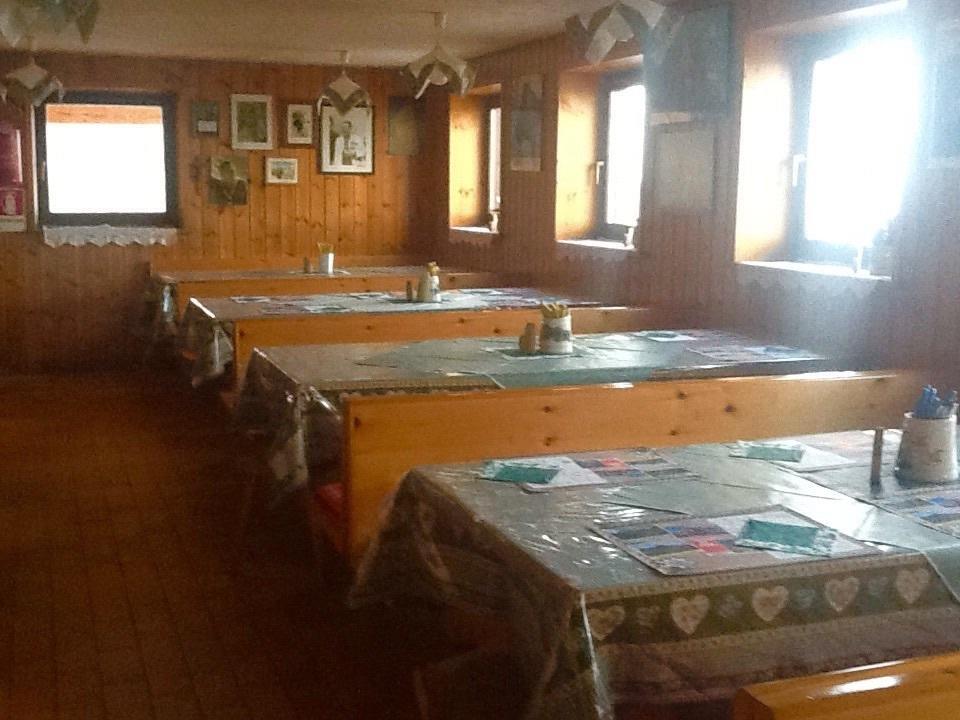 Rifugio Velo Della Madonna Hotel ซานมาร์ตีโนดีกัสตรอสซา ภายนอก รูปภาพ