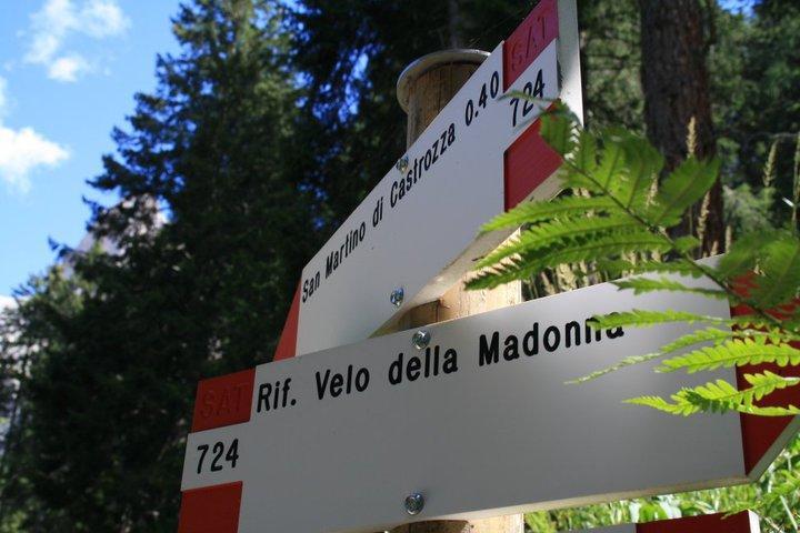 Rifugio Velo Della Madonna Hotel ซานมาร์ตีโนดีกัสตรอสซา ภายนอก รูปภาพ