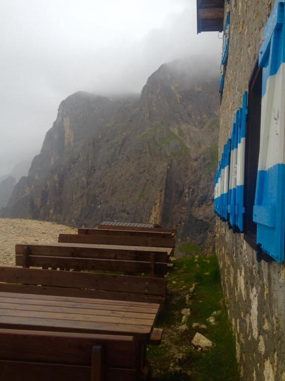 Rifugio Velo Della Madonna Hotel ซานมาร์ตีโนดีกัสตรอสซา ภายนอก รูปภาพ